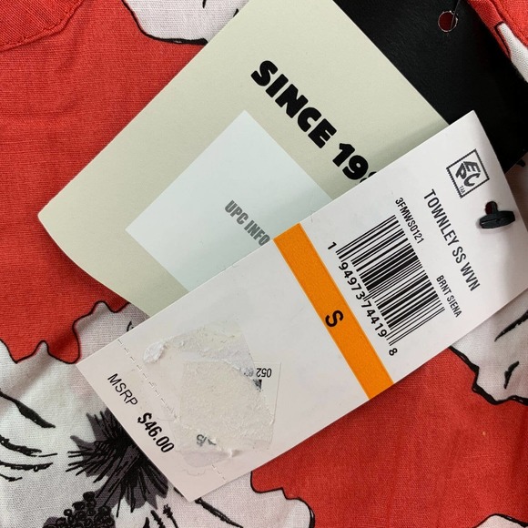 REEF Mens Townley Woven Floral Short Sleeve Button Down Shirt Red S - Picture 2 of 4